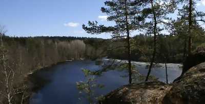 Besuche eine der besten Naturattraktionen Finnlands, und genieße eine Wanderung unter der Leitung eines professionellen Biologen. Du wirst hohe Nadelwälder, kleine Waldseen und uralte, mit Moos und Flechten bewachsene Felsen sehen.